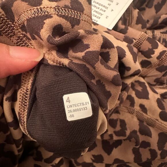 NWT 4 Align 6” No Line High-Rise Biker Yoga Shorts 6" inseam - lululemon Leopard - Picture 4 of 8